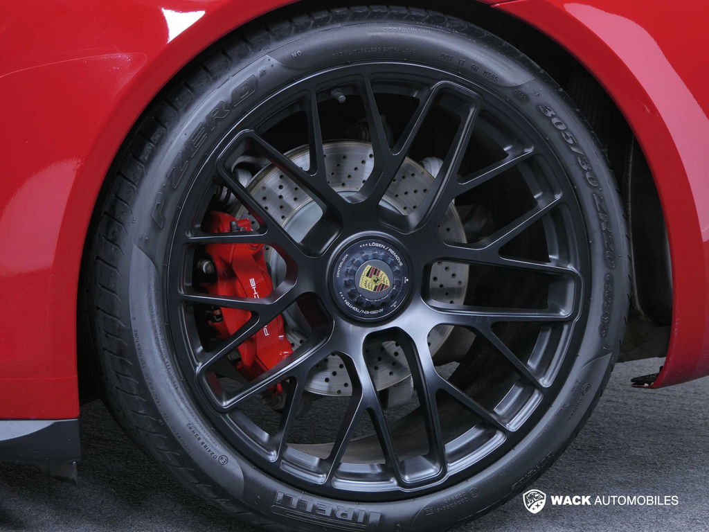 Porsche 991 Carrera GTS