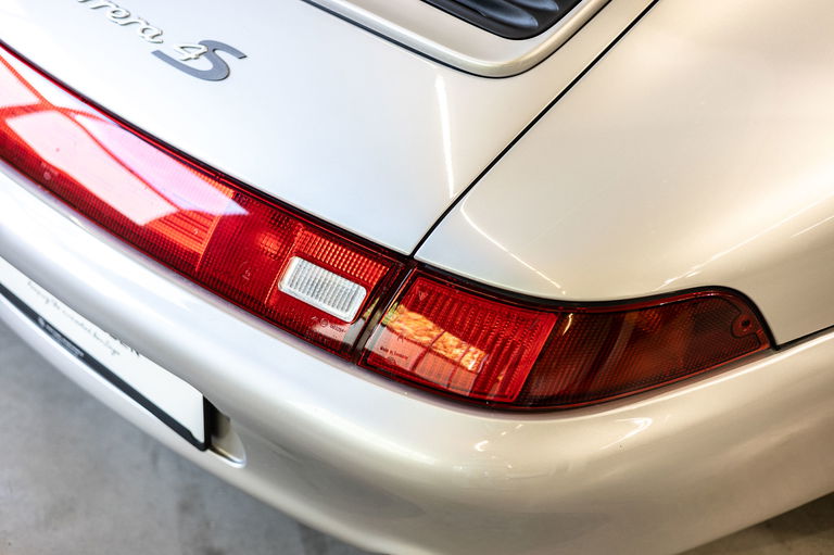 Porsche 993 Carrera 4S