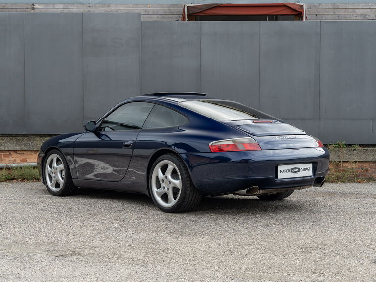 Porsche 996 Carrera 4