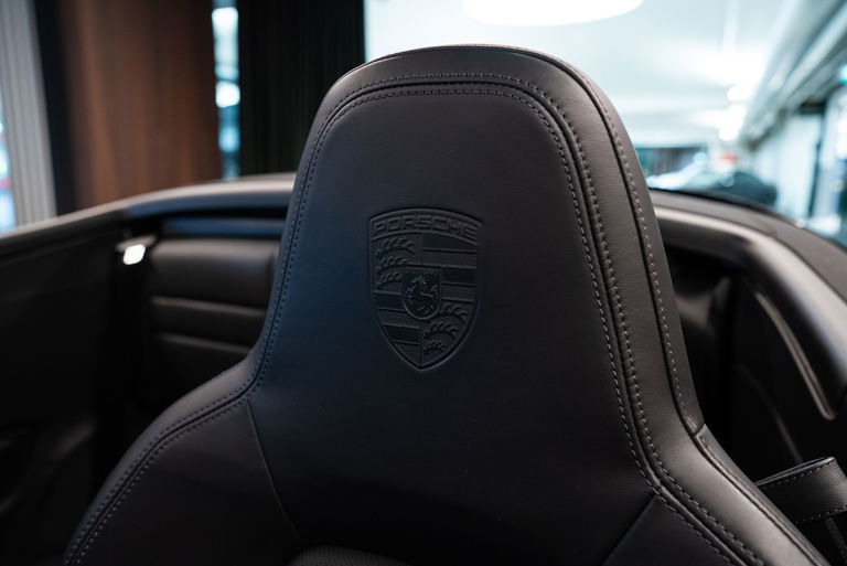 Porsche 992 Carrera 4S