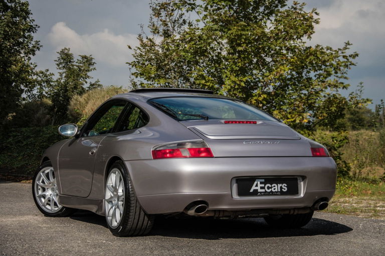 Porsche 996 Carrera 4