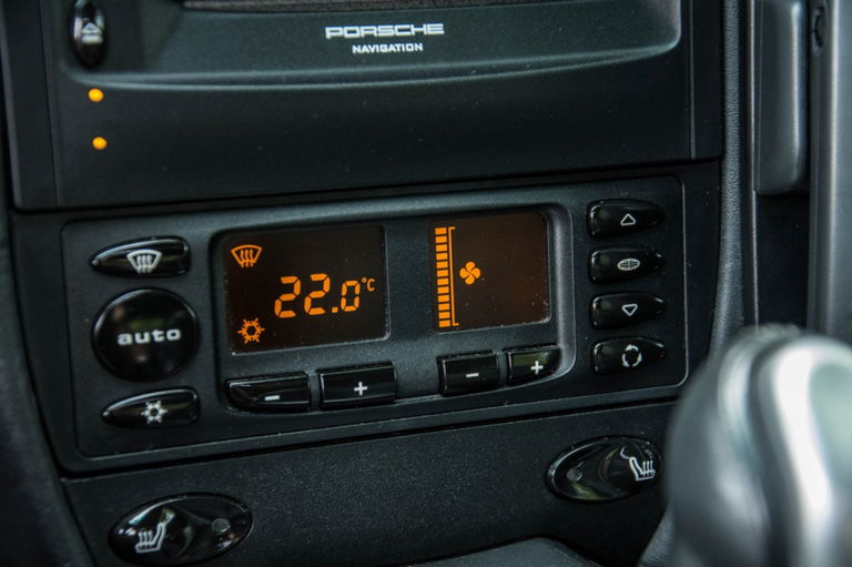 Porsche 996 Carrera 4