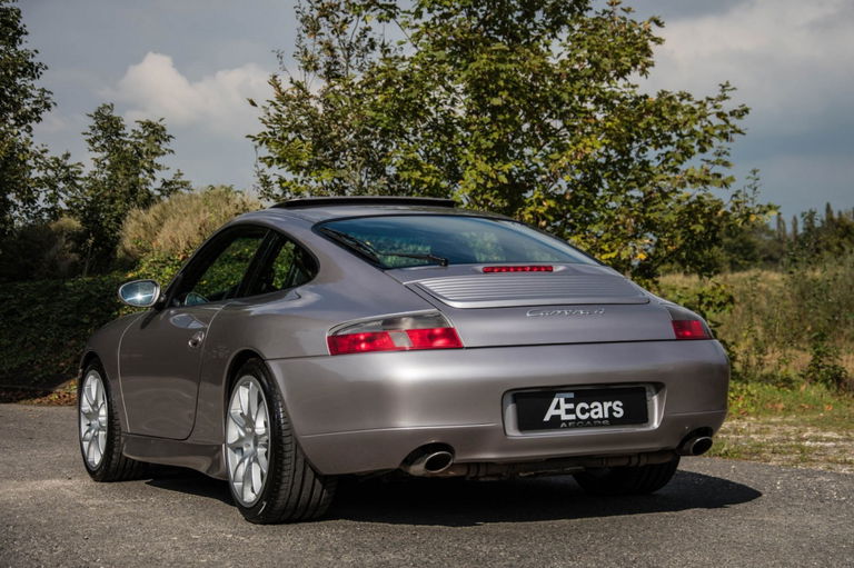 Porsche 996 Carrera 4