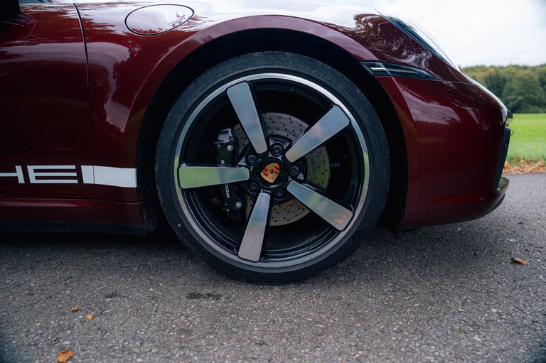 Porsche 992 Heritage Design Edition