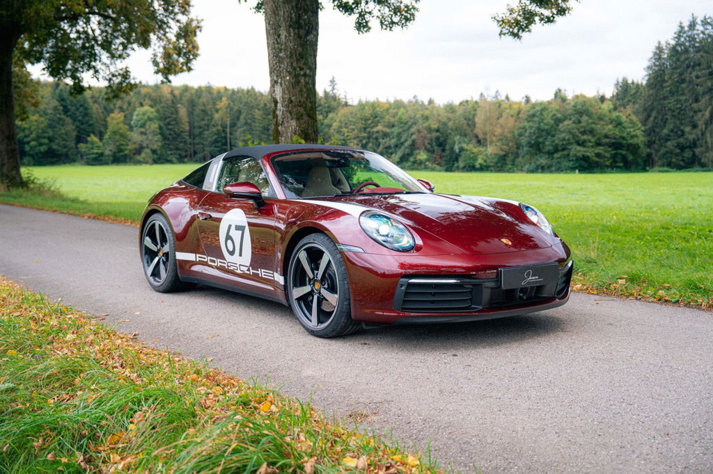 Porsche 992 Heritage Design Edition