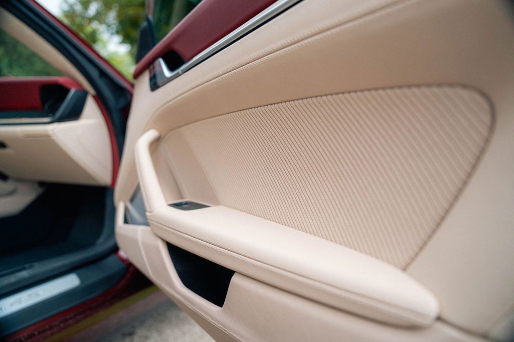 Porsche 992 Heritage Design Edition