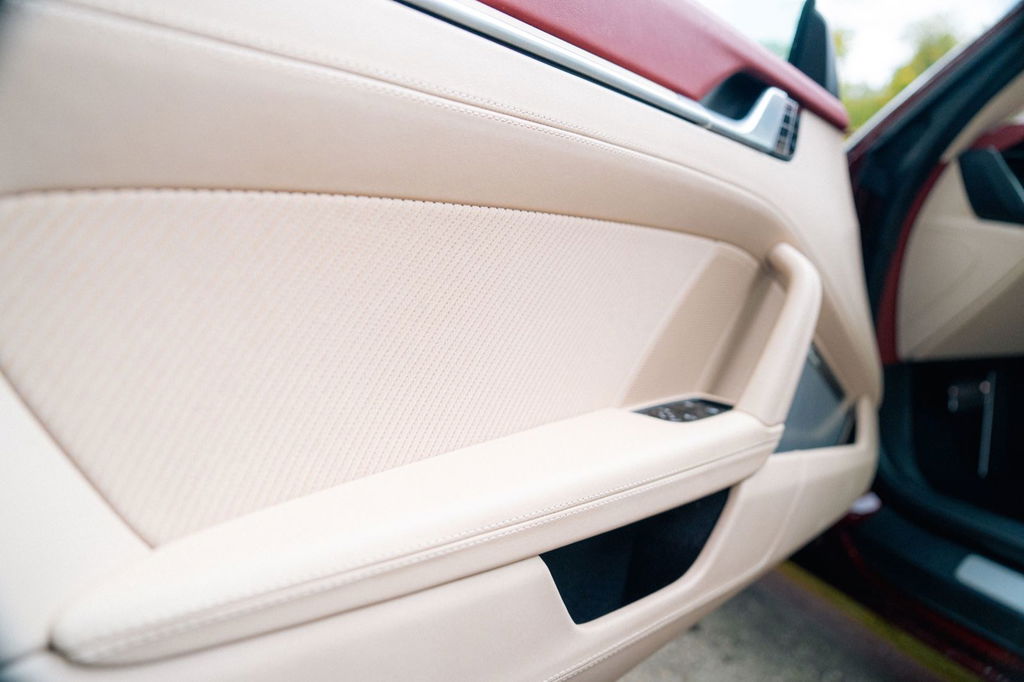 Porsche 992 Heritage Design Edition