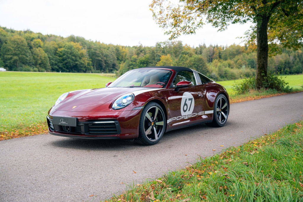 Porsche 992 Heritage Design Edition