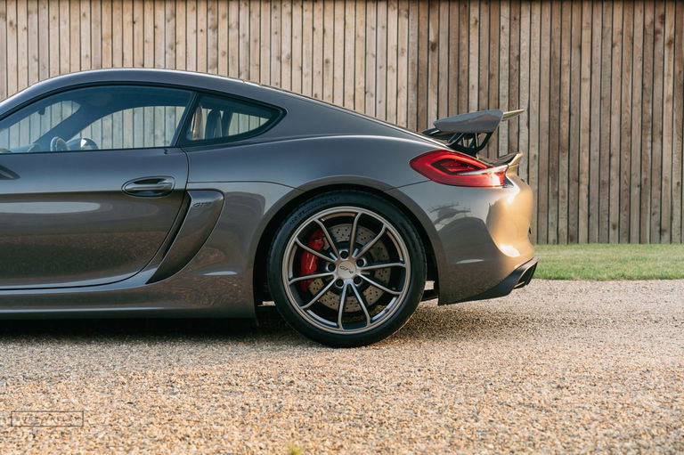 Porsche 981 Cayman GT4