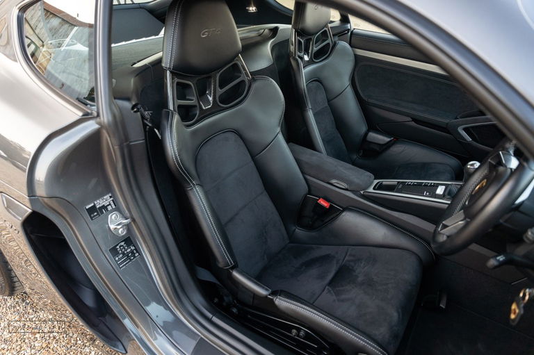 Porsche 981 Cayman GT4