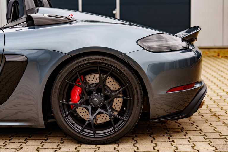 Porsche 718 Spyder RS