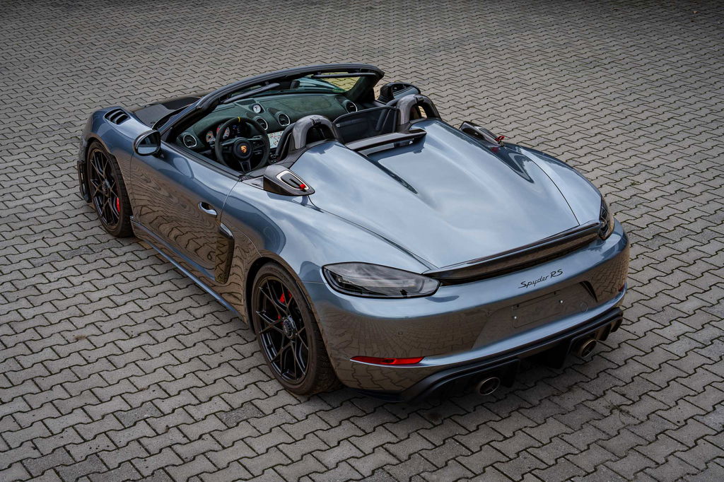 Porsche 718 Spyder RS