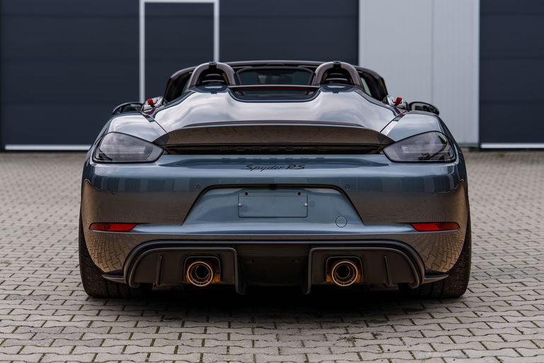 Porsche 718 Spyder RS