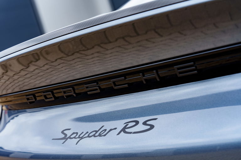 Porsche 718 Spyder RS