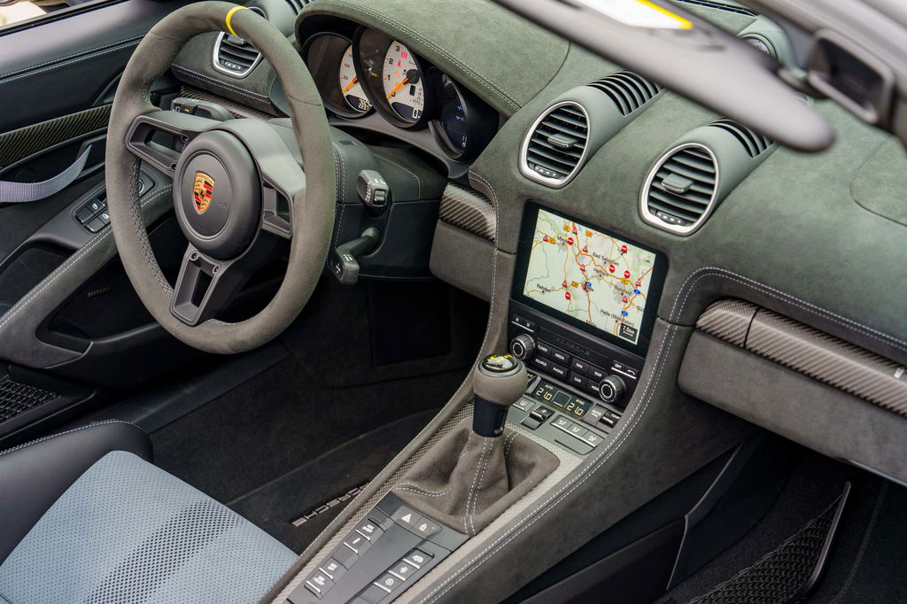 Porsche 718 Spyder RS