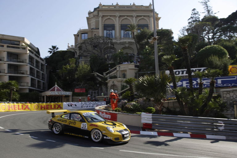 Christian Menzel – Driving a Porsche to slow down