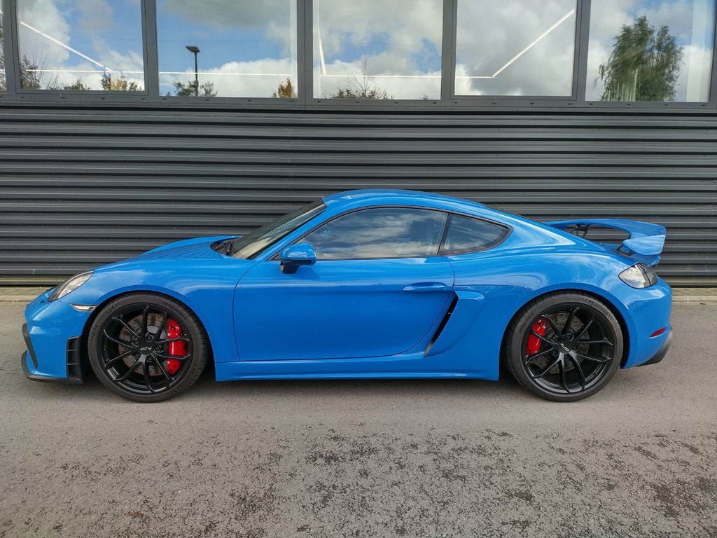 Porsche 718 Cayman GT4