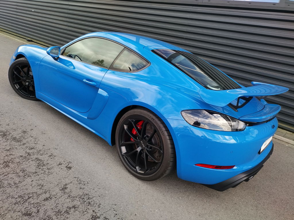 Porsche 718 Cayman GT4