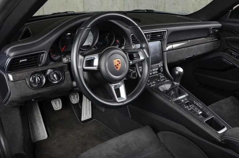 Porsche 991.2 Carrera GTS