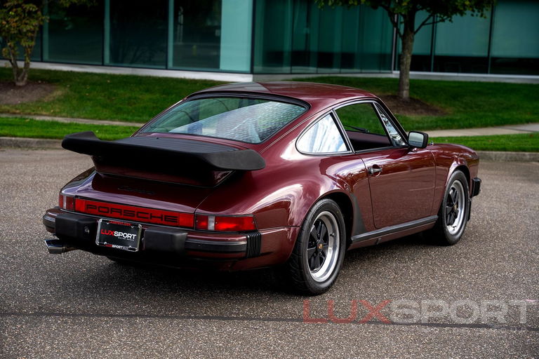 Porsche 911 Carrera 3.2 (US)