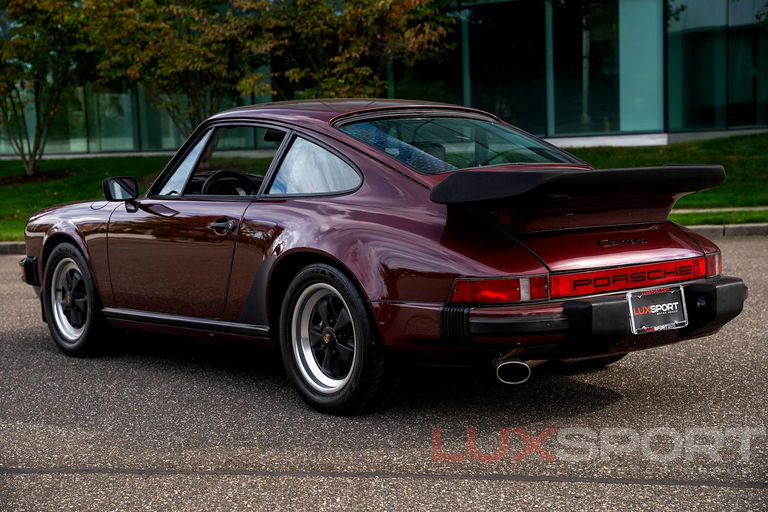 Porsche 911 Carrera 3.2 (US)