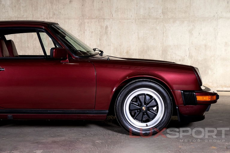 Porsche 911 Carrera 3.2 (US)