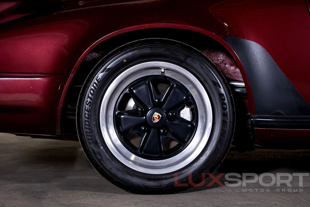 Porsche 911 Carrera 3.2 (US)