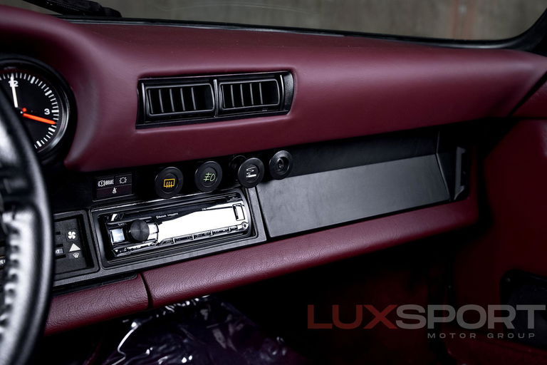 Porsche 911 Carrera 3.2 (US)