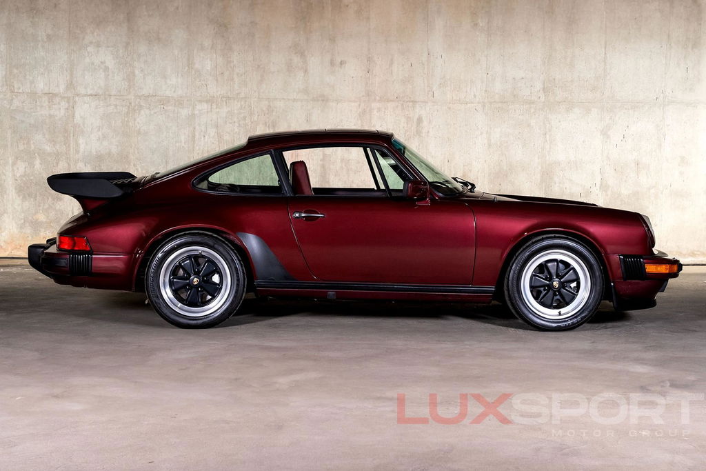 Porsche 911 Carrera 3.2 (US)