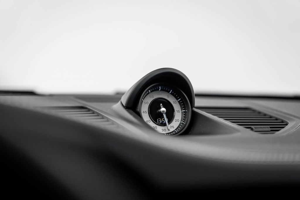 Porsche 992 Carrera GTS