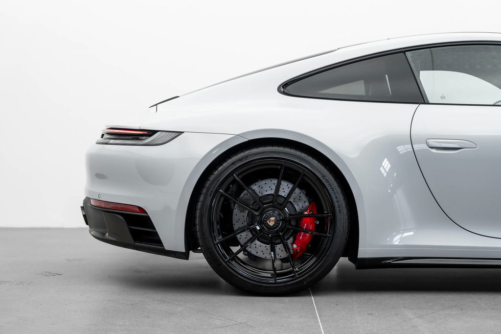 Porsche 992 Carrera GTS