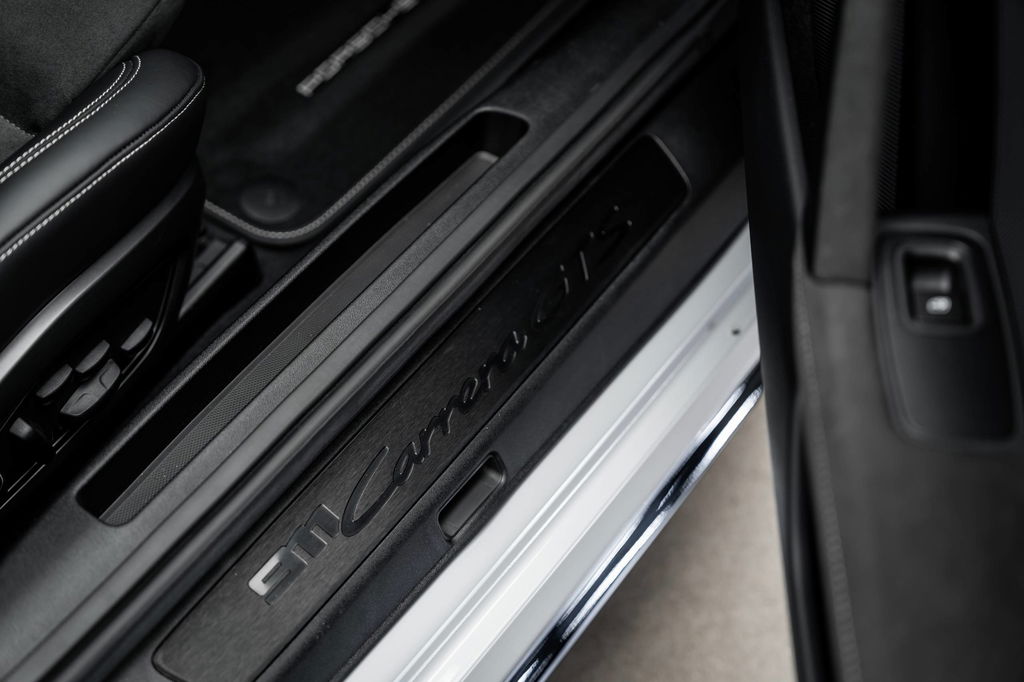 Porsche 992 Carrera GTS