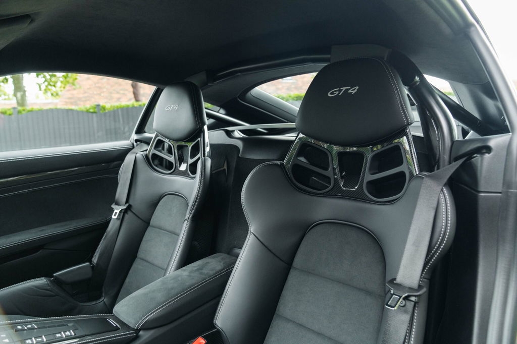 Porsche 718 Cayman GT4