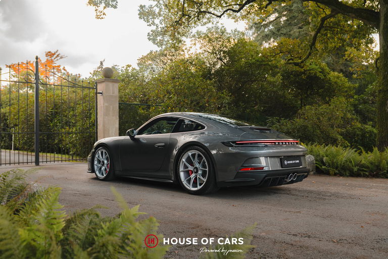 Porsche 992 GT3 Touring