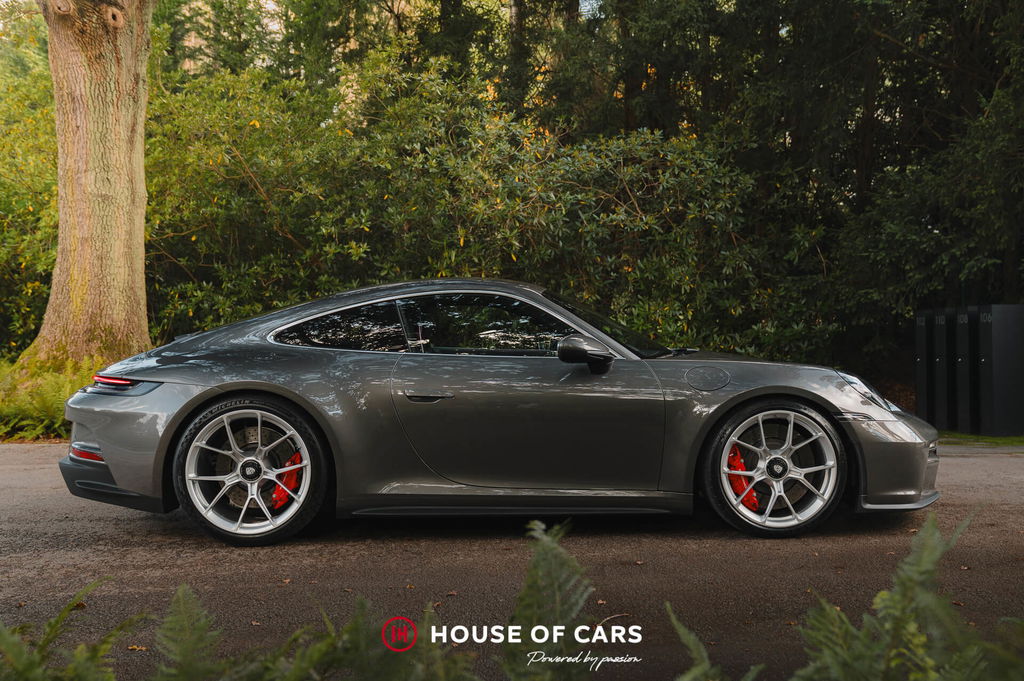 Porsche 992 GT3 Touring