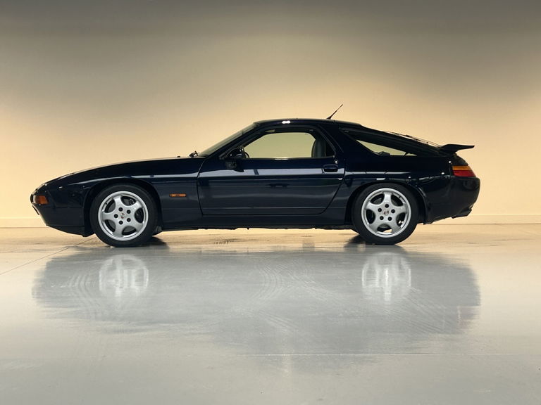 Porsche 928 GTS
