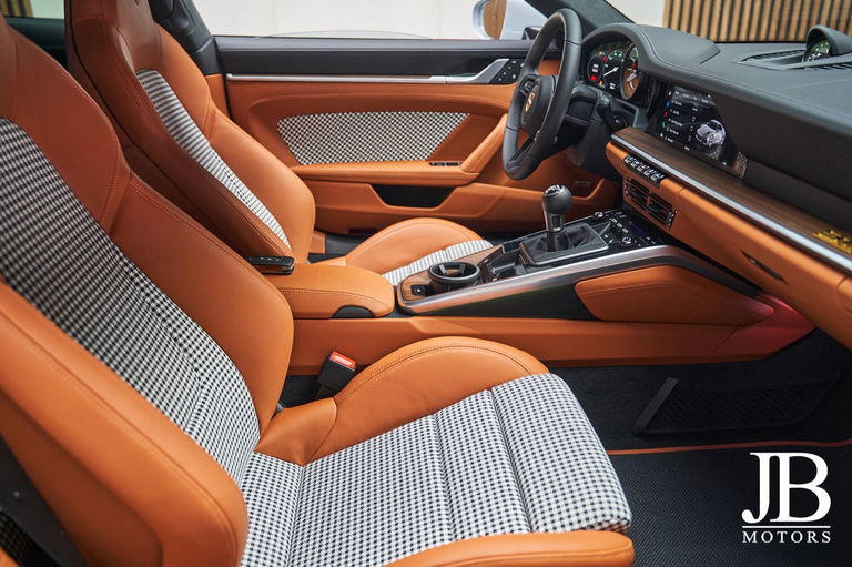 Porsche 992 Sport Classic