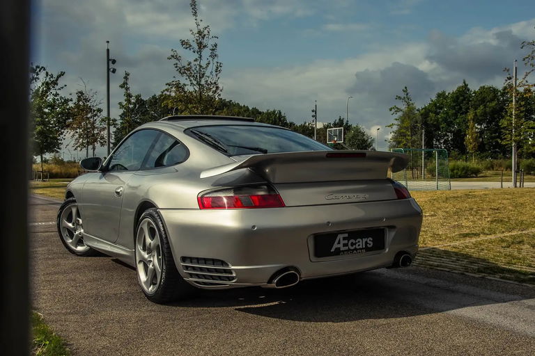 Porsche 996 Carrera 4