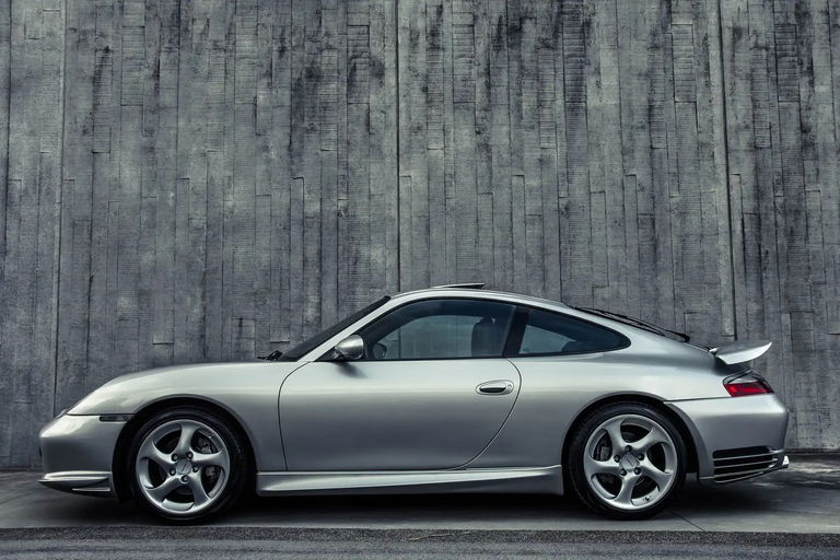 Porsche 996 Carrera 4