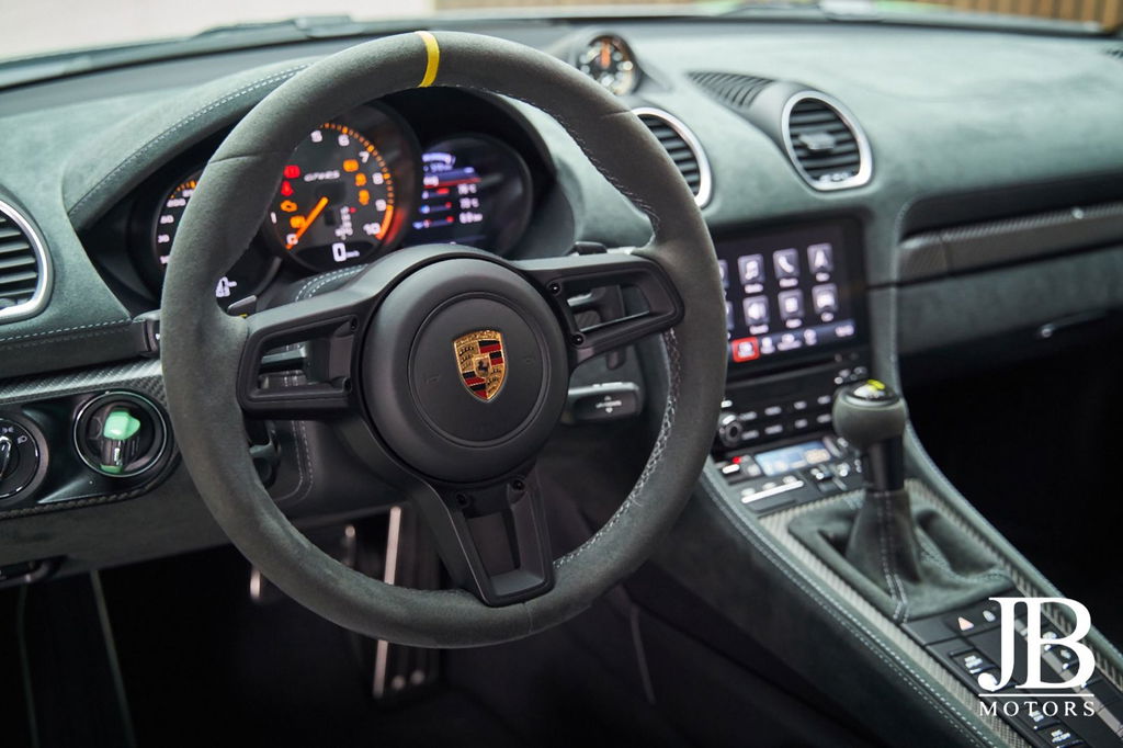 Porsche 718 Cayman GT4 RS