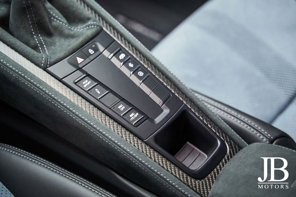 Porsche 718 Cayman GT4 RS