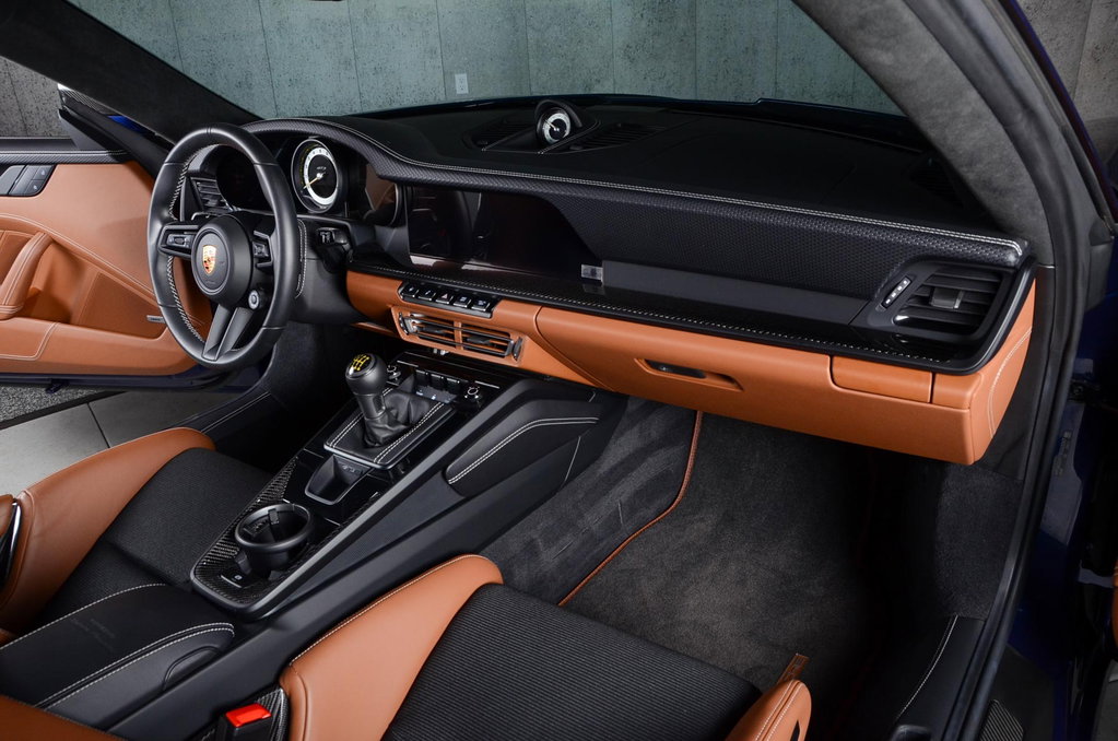 Porsche 992 GT3 Touring