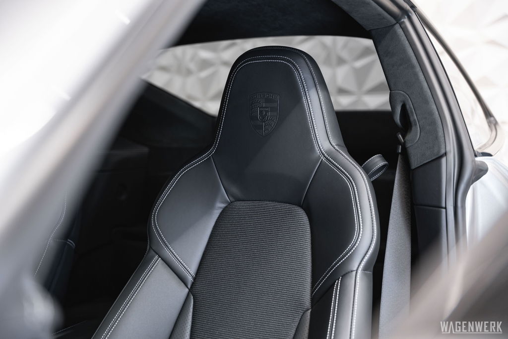 Porsche 992 GT3 Touring