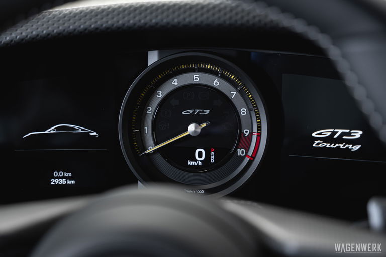 Porsche 992 GT3 Touring