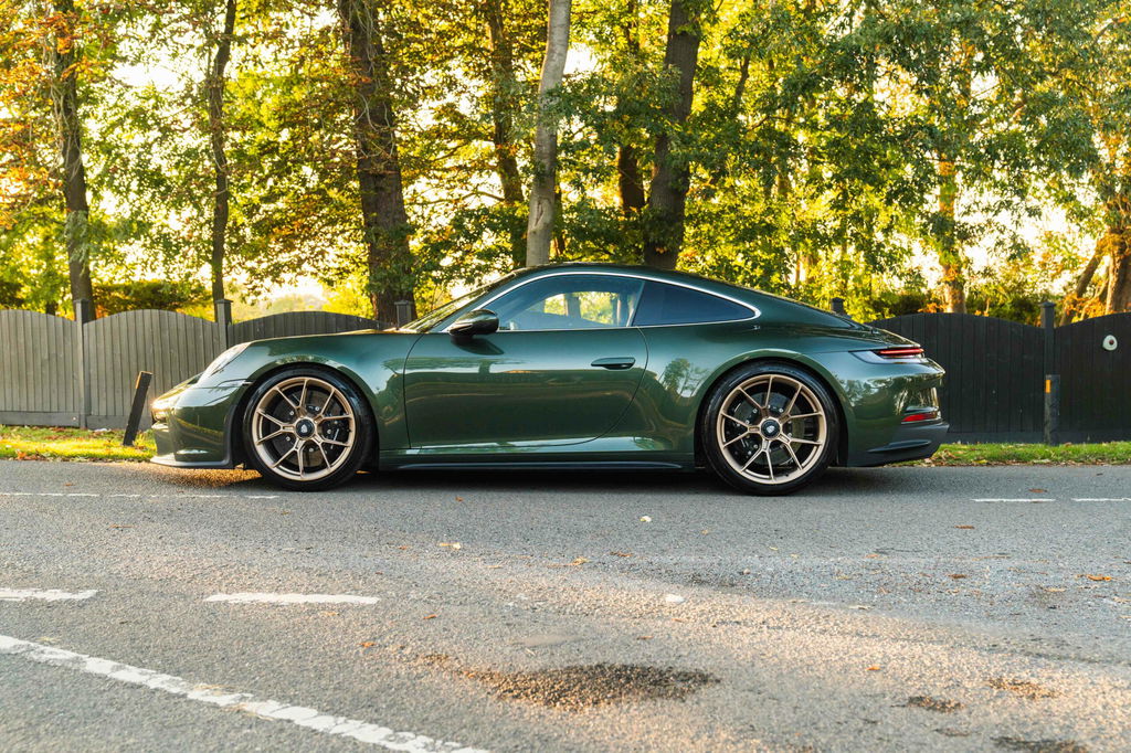 Porsche 992 GT3 Touring