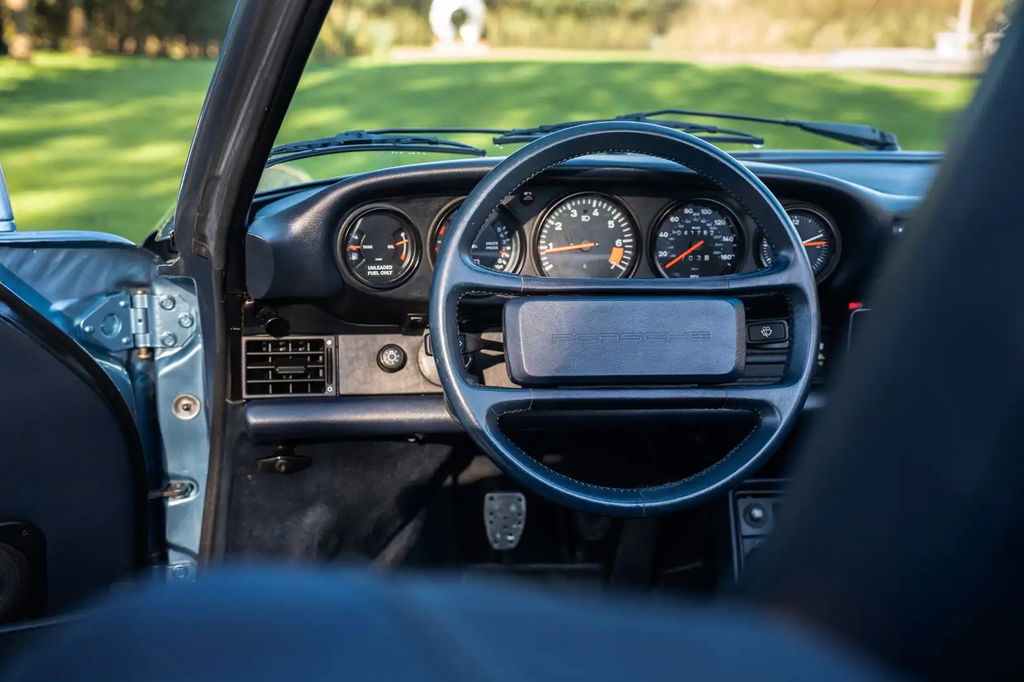 Porsche 911 Carrera 3.2 (US)