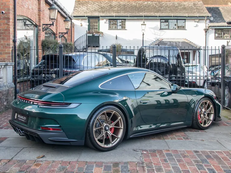 Porsche 992 GT3 Touring