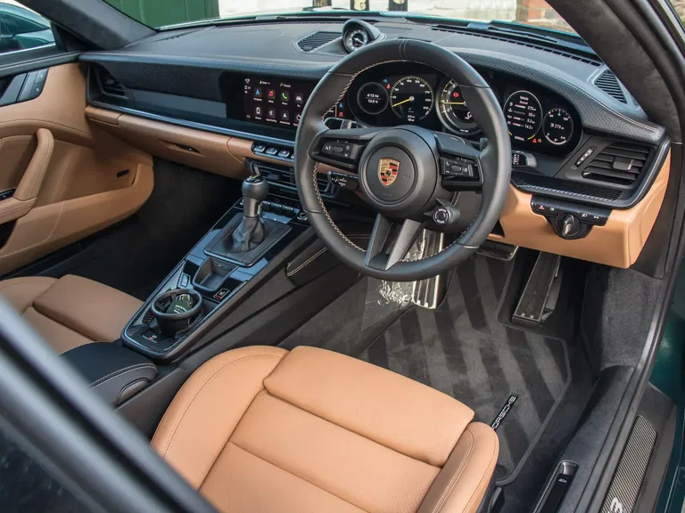 Porsche 992 GT3 Touring