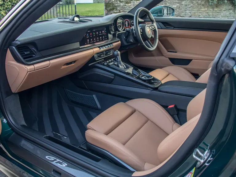 Porsche 992 GT3 Touring