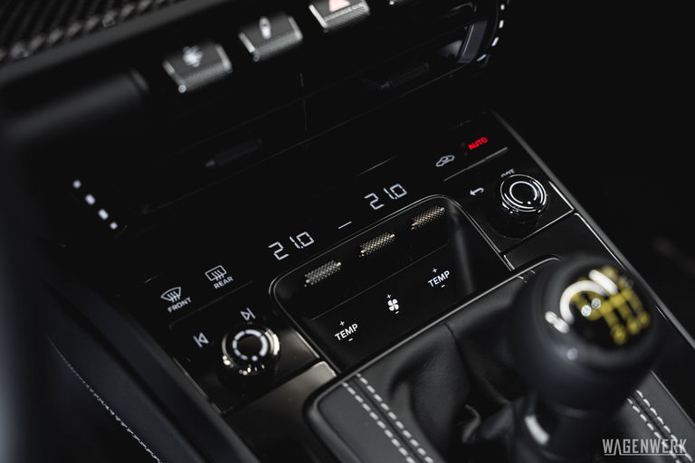 Porsche 992 GT3 Touring